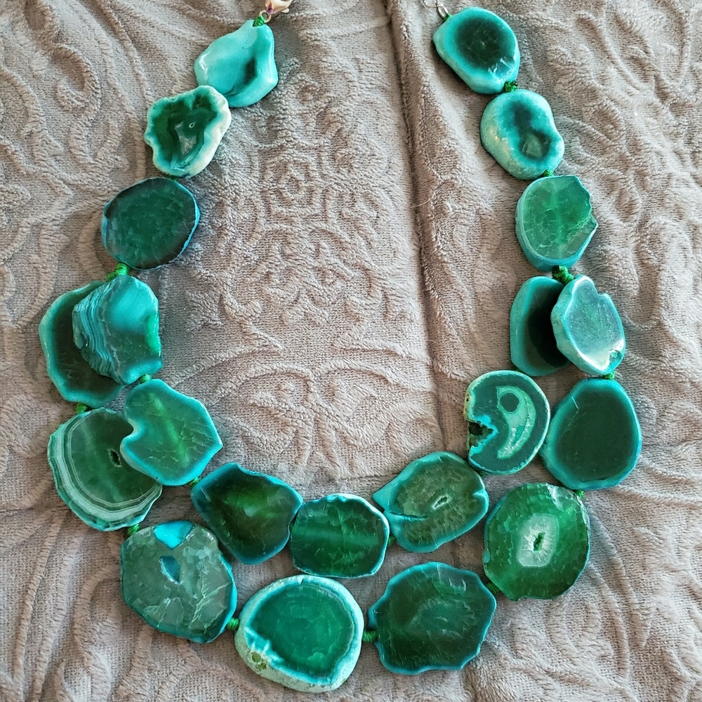 Beatiful stone collar necklace.